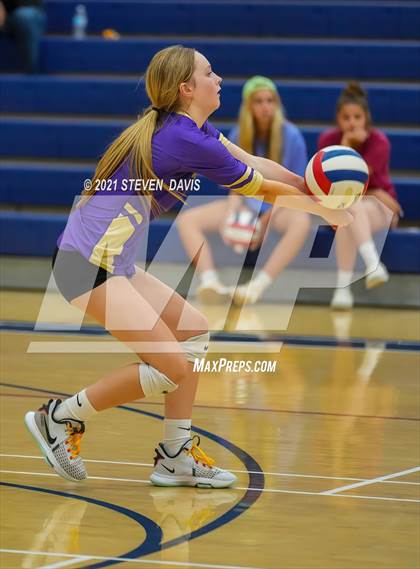 Thumbnail 2 in Perry vs Queen Creek (AIA 6A Round 1) photogallery.