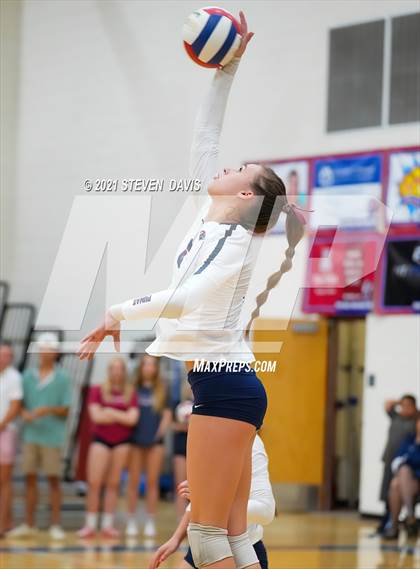 Thumbnail 1 in Perry vs Queen Creek (AIA 6A Round 1) photogallery.