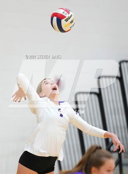 Thumbnail 2 in Perry vs Queen Creek (AIA 6A Round 1) photogallery.