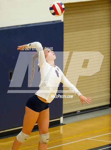 Thumbnail 1 in Perry vs Queen Creek (AIA 6A Round 1) photogallery.