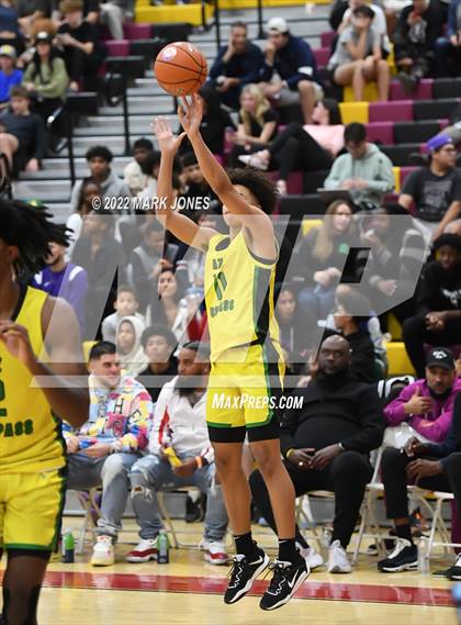 Thumbnail 3 in AZ Compass Prep vs. IMG Academy (FL) - (Hoophall West) photogallery.