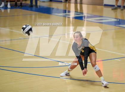 Thumbnail 3 in Lafayette Central Catholic vs. Kouts (IHSAA 1A Semifinal Playoff) photogallery.