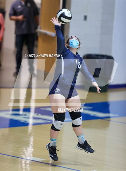 Thumbnail 3 in Lafayette Central Catholic vs. Kouts (IHSAA 1A Semifinal Playoff) photogallery.