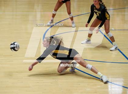 Thumbnail 3 in Lafayette Central Catholic vs. Kouts (IHSAA 1A Semifinal Playoff) photogallery.