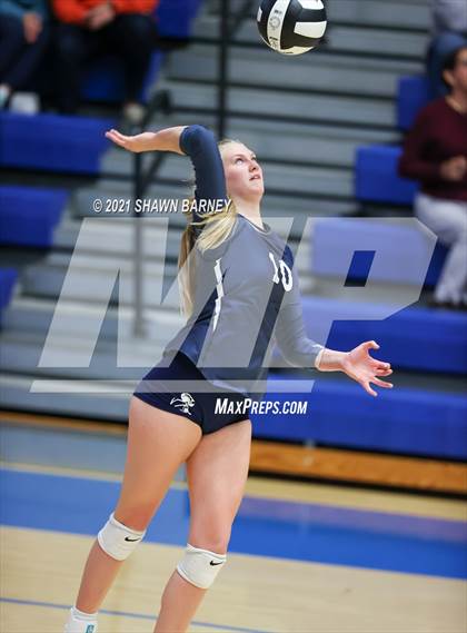 Thumbnail 2 in Lafayette Central Catholic vs. Kouts (IHSAA 1A Semifinal Playoff) photogallery.