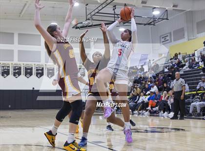 Thumbnail 2 in Sidwell Friends vs. Christ the King photogallery.