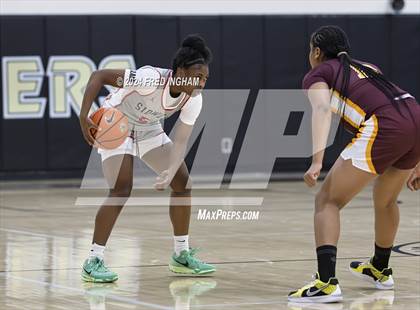 Thumbnail 2 in Sidwell Friends vs. Christ the King photogallery.