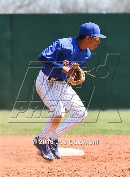 Thumbnail 2 in Lee [Robert E.] vs South San Antonio (NEISD Tournament) photogallery.
