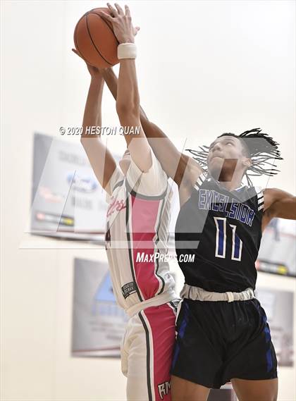 Thumbnail 2 in Rancho Mirage vs. Excelsior Charter (Rancho Mirage Holiday Invitational) photogallery.