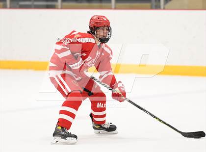 Thumbnail 3 in St. Paul's vs. Trinity-Pawling (Avon Christmas Classic 7th Place) photogallery.