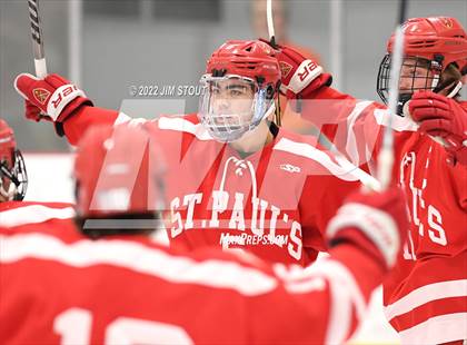 Thumbnail 3 in St. Paul's vs. Trinity-Pawling (Avon Christmas Classic 7th Place) photogallery.