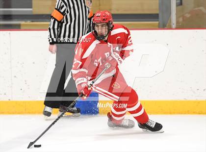 Thumbnail 2 in St. Paul's vs. Trinity-Pawling (Avon Christmas Classic 7th Place) photogallery.