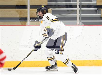 Thumbnail 2 in St. Paul's vs. Trinity-Pawling (Avon Christmas Classic 7th Place) photogallery.