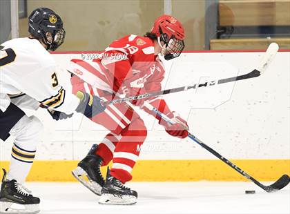 Thumbnail 3 in St. Paul's vs. Trinity-Pawling (Avon Christmas Classic 7th Place) photogallery.