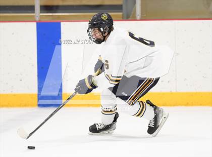 Thumbnail 3 in St. Paul's vs. Trinity-Pawling (Avon Christmas Classic 7th Place) photogallery.