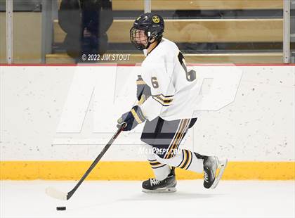 Thumbnail 3 in St. Paul's vs. Trinity-Pawling (Avon Christmas Classic 7th Place) photogallery.