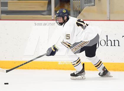 Thumbnail 2 in St. Paul's vs. Trinity-Pawling (Avon Christmas Classic 7th Place) photogallery.