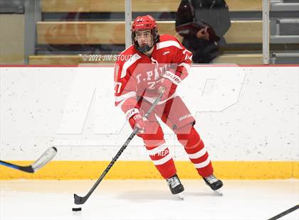 Thumbnail 1 in St. Paul's vs. Trinity-Pawling (Avon Christmas Classic 7th Place) photogallery.