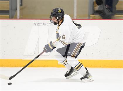 Thumbnail 1 in St. Paul's vs. Trinity-Pawling (Avon Christmas Classic 7th Place) photogallery.