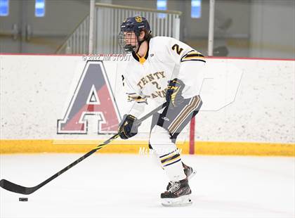 Thumbnail 2 in St. Paul's vs. Trinity-Pawling (Avon Christmas Classic 7th Place) photogallery.
