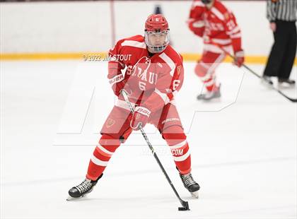 Thumbnail 2 in St. Paul's vs. Trinity-Pawling (Avon Christmas Classic 7th Place) photogallery.