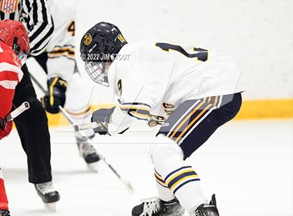 Thumbnail 3 in St. Paul's vs. Trinity-Pawling (Avon Christmas Classic 7th Place) photogallery.