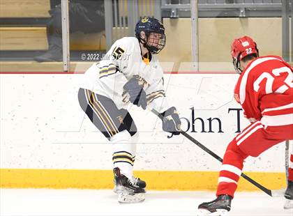 Thumbnail 1 in St. Paul's vs. Trinity-Pawling (Avon Christmas Classic 7th Place) photogallery.