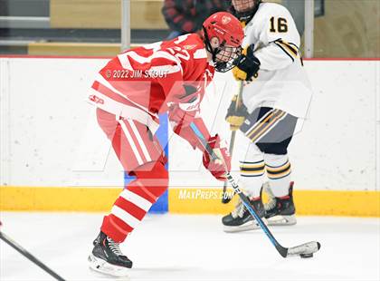 Thumbnail 3 in St. Paul's vs. Trinity-Pawling (Avon Christmas Classic 7th Place) photogallery.