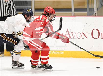 Thumbnail 2 in St. Paul's vs. Trinity-Pawling (Avon Christmas Classic 7th Place) photogallery.
