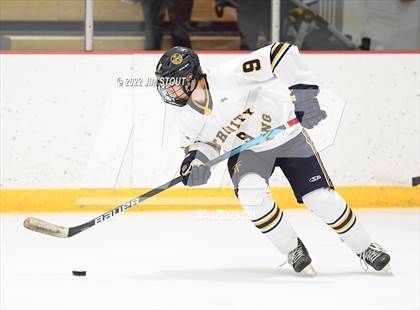 Thumbnail 1 in St. Paul's vs. Trinity-Pawling (Avon Christmas Classic 7th Place) photogallery.