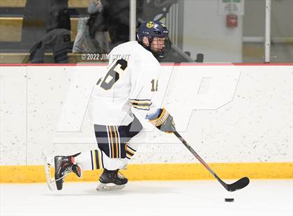 Thumbnail 3 in St. Paul's vs. Trinity-Pawling (Avon Christmas Classic 7th Place) photogallery.