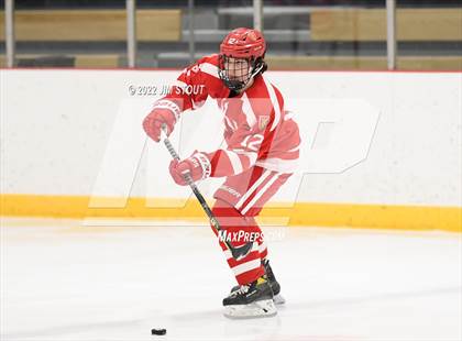 Thumbnail 3 in St. Paul's vs. Trinity-Pawling (Avon Christmas Classic 7th Place) photogallery.