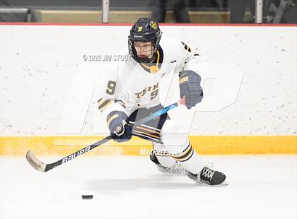 Thumbnail 1 in St. Paul's vs. Trinity-Pawling (Avon Christmas Classic 7th Place) photogallery.