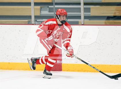 Thumbnail 2 in St. Paul's vs. Trinity-Pawling (Avon Christmas Classic 7th Place) photogallery.