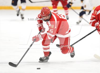 Thumbnail 3 in St. Paul's vs. Trinity-Pawling (Avon Christmas Classic 7th Place) photogallery.