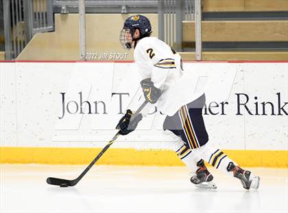 Thumbnail 3 in St. Paul's vs. Trinity-Pawling (Avon Christmas Classic 7th Place) photogallery.