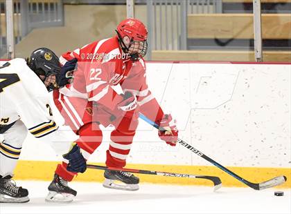 Thumbnail 1 in St. Paul's vs. Trinity-Pawling (Avon Christmas Classic 7th Place) photogallery.