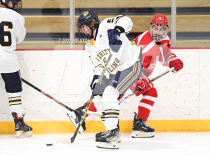 Thumbnail 2 in St. Paul's vs. Trinity-Pawling (Avon Christmas Classic 7th Place) photogallery.