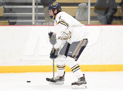 Thumbnail 1 in St. Paul's vs. Trinity-Pawling (Avon Christmas Classic 7th Place) photogallery.