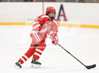 Thumbnail 2 in St. Paul's vs. Trinity-Pawling (Avon Christmas Classic 7th Place) photogallery.