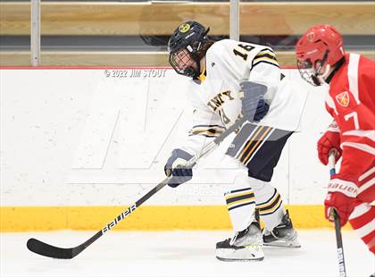 Thumbnail 1 in St. Paul's vs. Trinity-Pawling (Avon Christmas Classic 7th Place) photogallery.