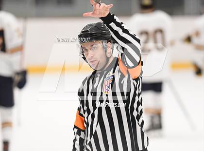 Thumbnail 3 in St. Paul's vs. Trinity-Pawling (Avon Christmas Classic 7th Place) photogallery.