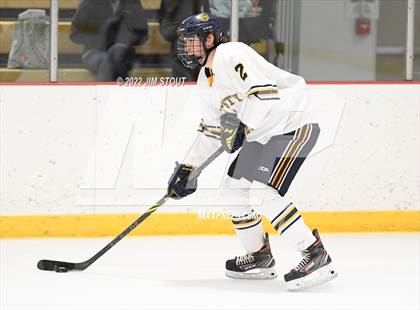 Thumbnail 2 in St. Paul's vs. Trinity-Pawling (Avon Christmas Classic 7th Place) photogallery.