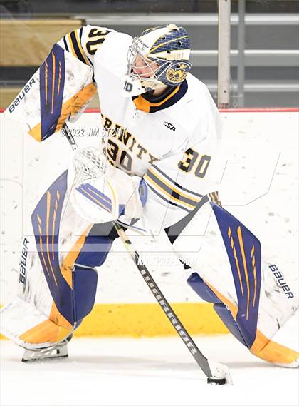 Thumbnail 3 in St. Paul's vs. Trinity-Pawling (Avon Christmas Classic 7th Place) photogallery.