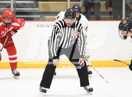 Thumbnail 2 in St. Paul's vs. Trinity-Pawling (Avon Christmas Classic 7th Place) photogallery.