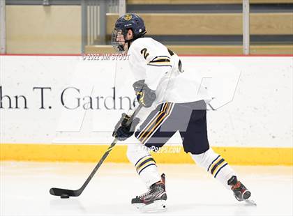 Thumbnail 1 in St. Paul's vs. Trinity-Pawling (Avon Christmas Classic 7th Place) photogallery.