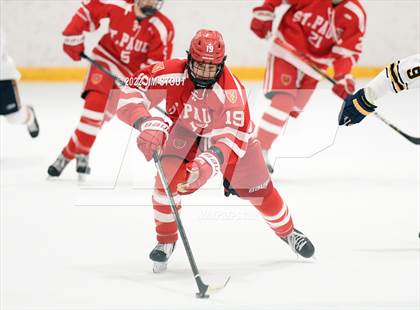 Thumbnail 3 in St. Paul's vs. Trinity-Pawling (Avon Christmas Classic 7th Place) photogallery.