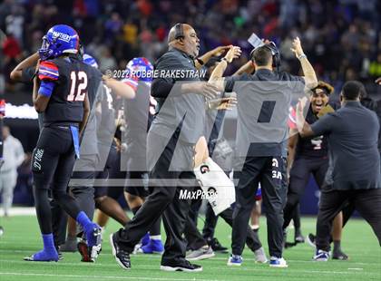 Thumbnail 3 in North Shore @ Duncanville (UIL 6A Division 1 Final) photogallery.