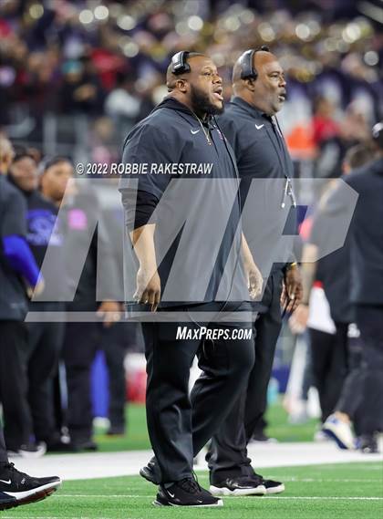 Thumbnail 3 in North Shore @ Duncanville (UIL 6A Division 1 Final) photogallery.