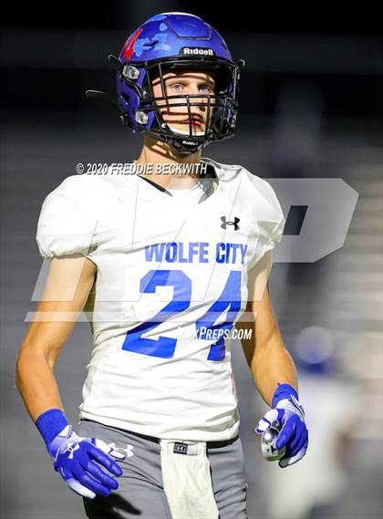 Thumbnail 2 in Wolfe City @ Lindsay (UIL 2A D1 Bi-District) photogallery.